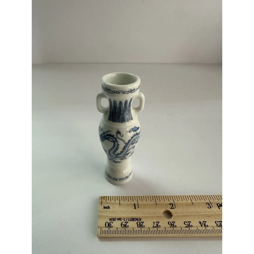 MINIATURE PORCELAIN VASE 1980 FRANKLIN MINT TREASURES OF IMPERIAL DYNASTY JAPAN